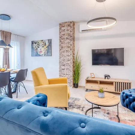 Dimora 2 Bdr With Free Private Parking Διαμέρισμα *